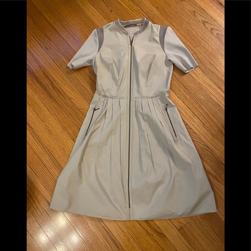 Elie Tahari tan dress